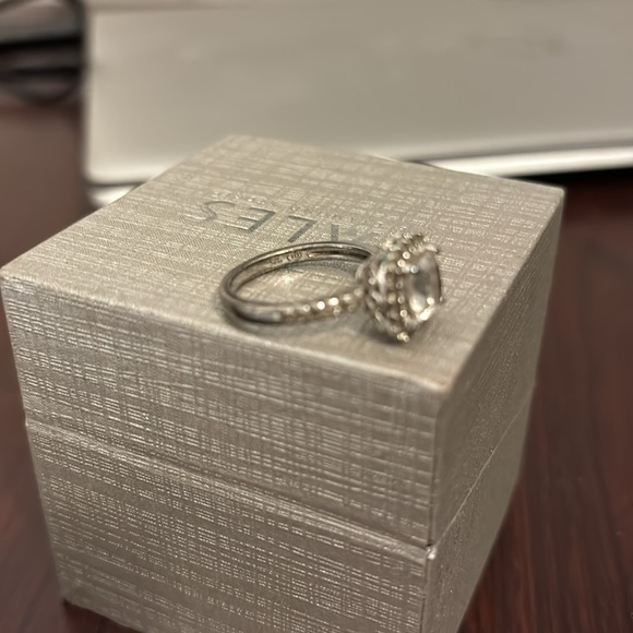 Zales silver engagement ring - Picture 4 of 4